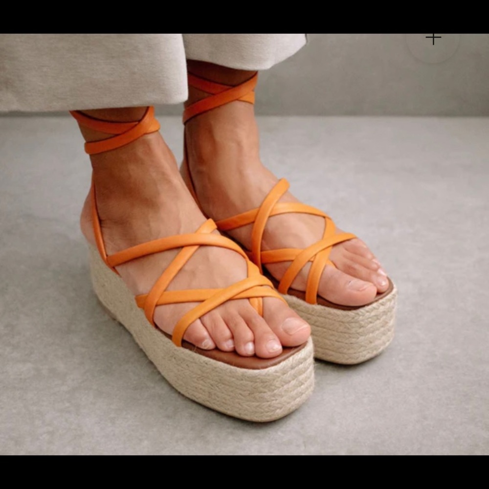 Alohas Paw Paw orange strappy sandals EUC size 40 🔥
